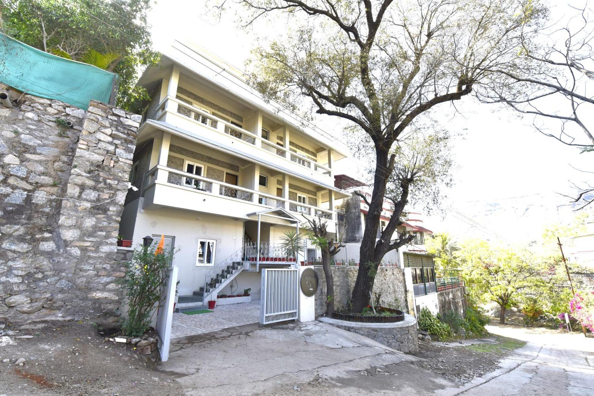 Bunglow 14, Rooms With Balcony Ābu Exteriör bild