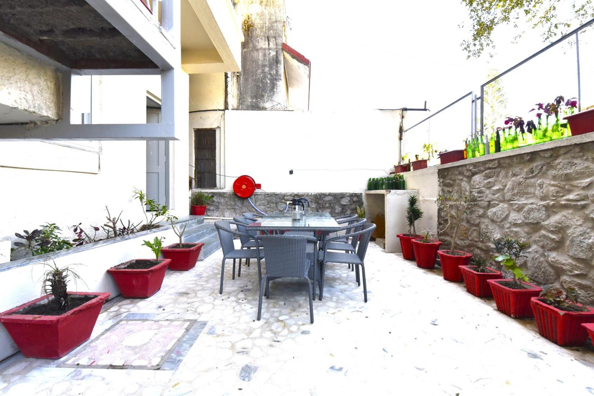 Bunglow 14, Rooms With Balcony Ābu Exteriör bild