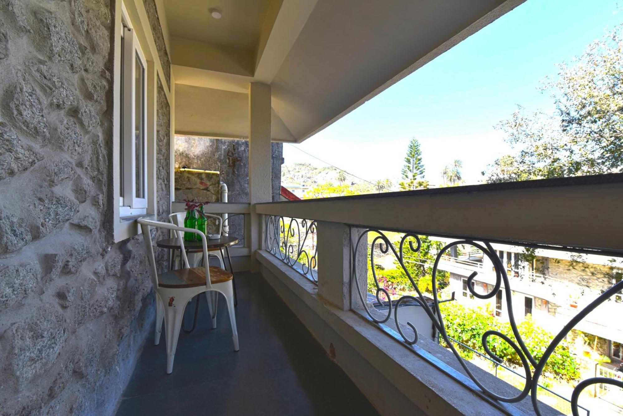 Bunglow 14, Rooms With Balcony Ābu Exteriör bild
