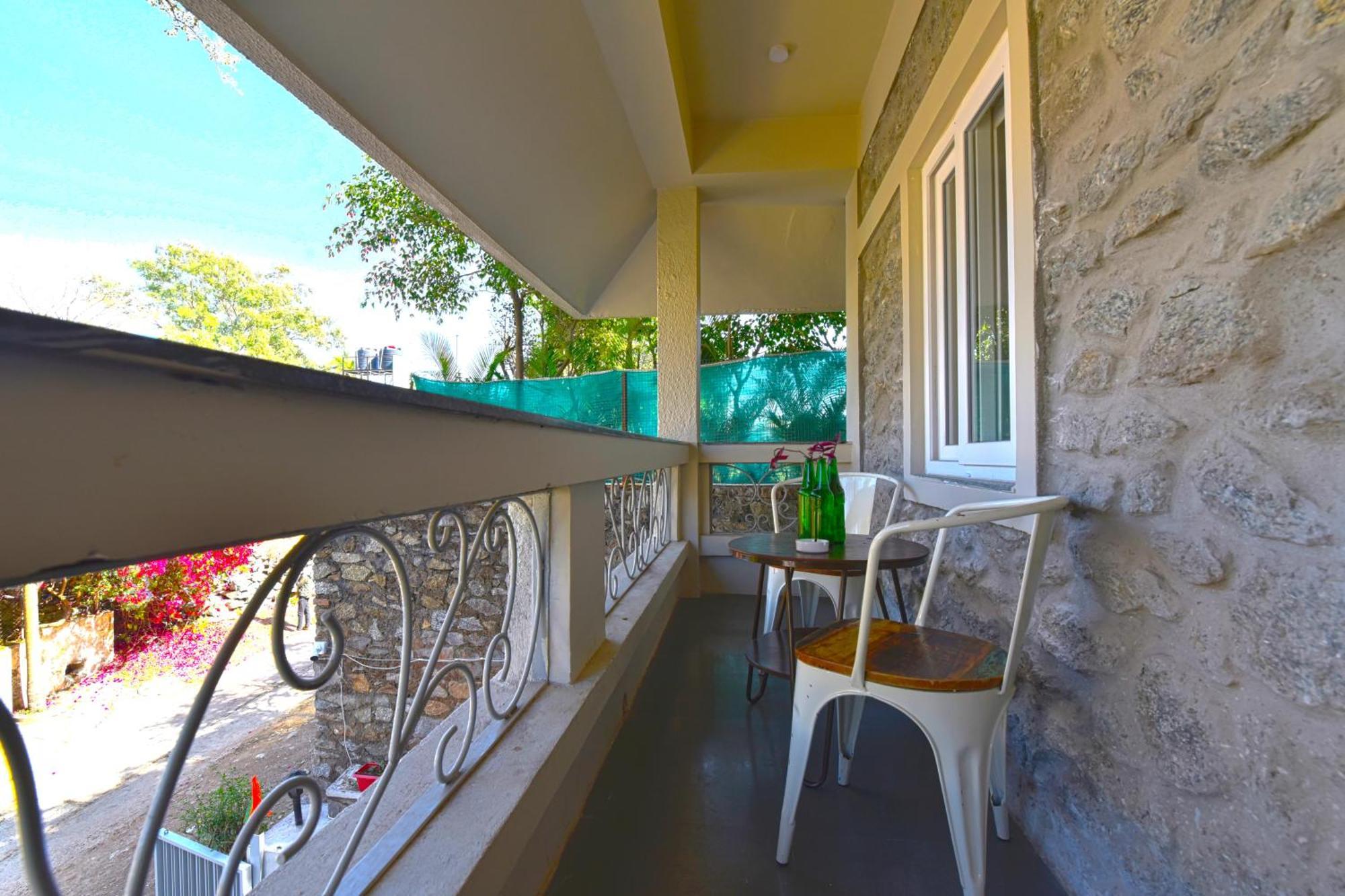 Bunglow 14, Rooms With Balcony Ābu Exteriör bild